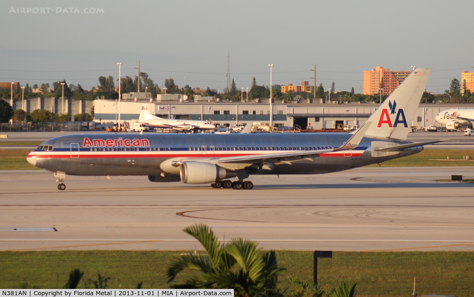 N381AN, 1993 Boeing 767-323 C/N 25450, American 767-300