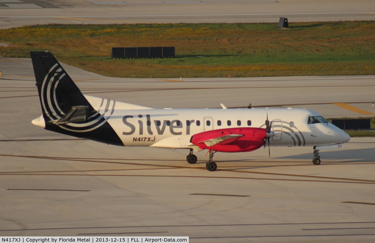 N417XJ, Saab 340B C/N 340B417, Silver Saab 340