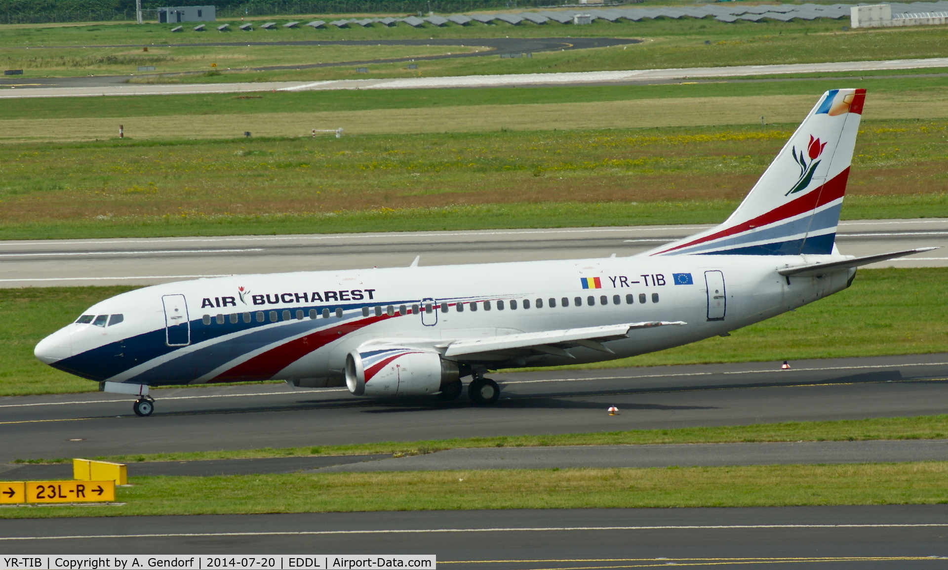 YR-TIB, 1995 Boeing 737-3L9 C/N 27924, Air Bucharest, seen here at Düsseldorf Int'l(EDDL), shortly after landing
