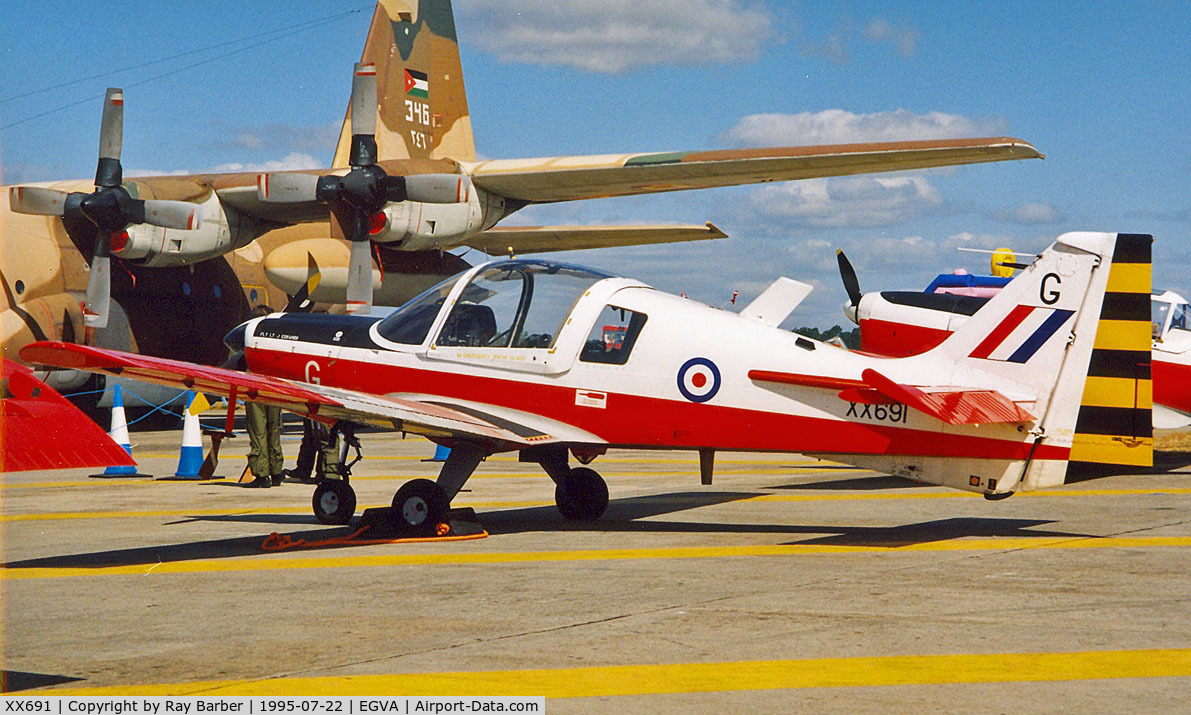 XX691, 1975 Scottish Aviation Bulldog T.1 C/N BH.120/337, Scottish Aviation SA.120 Bulldog T.1 [BH120/337] (Royal Air Force) RAF Fairford~G 22/07/1995