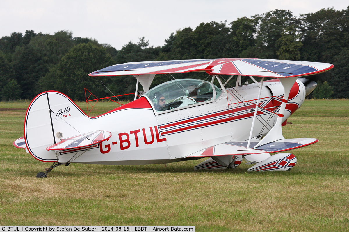 G-BTUL, 1979 Aerotek Pitts S-2A Special C/N 2200, Schaffen Oldtimer Fly-In 2014.