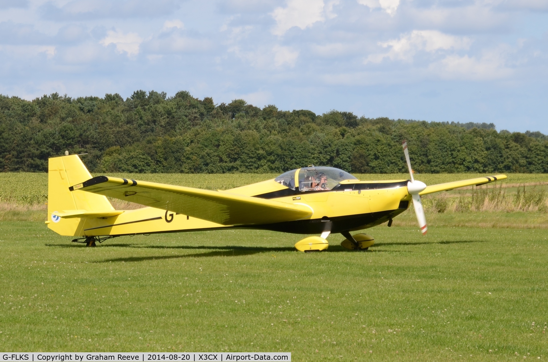 G-FLKS, 2000 Scheibe SF-25C Falke C/N 44662, About to depart from Northrepps.