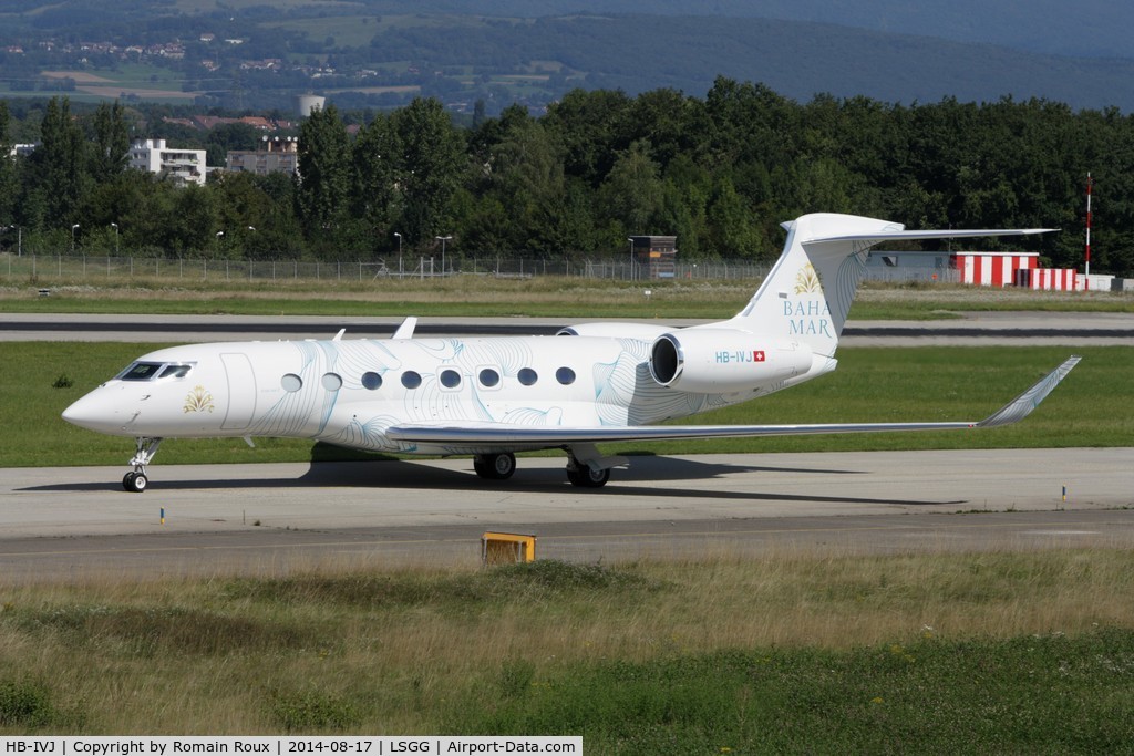 HB-IVJ, 2013 Gulfstream Aerospace G650 (G-VI) C/N 6062, Taxiing
