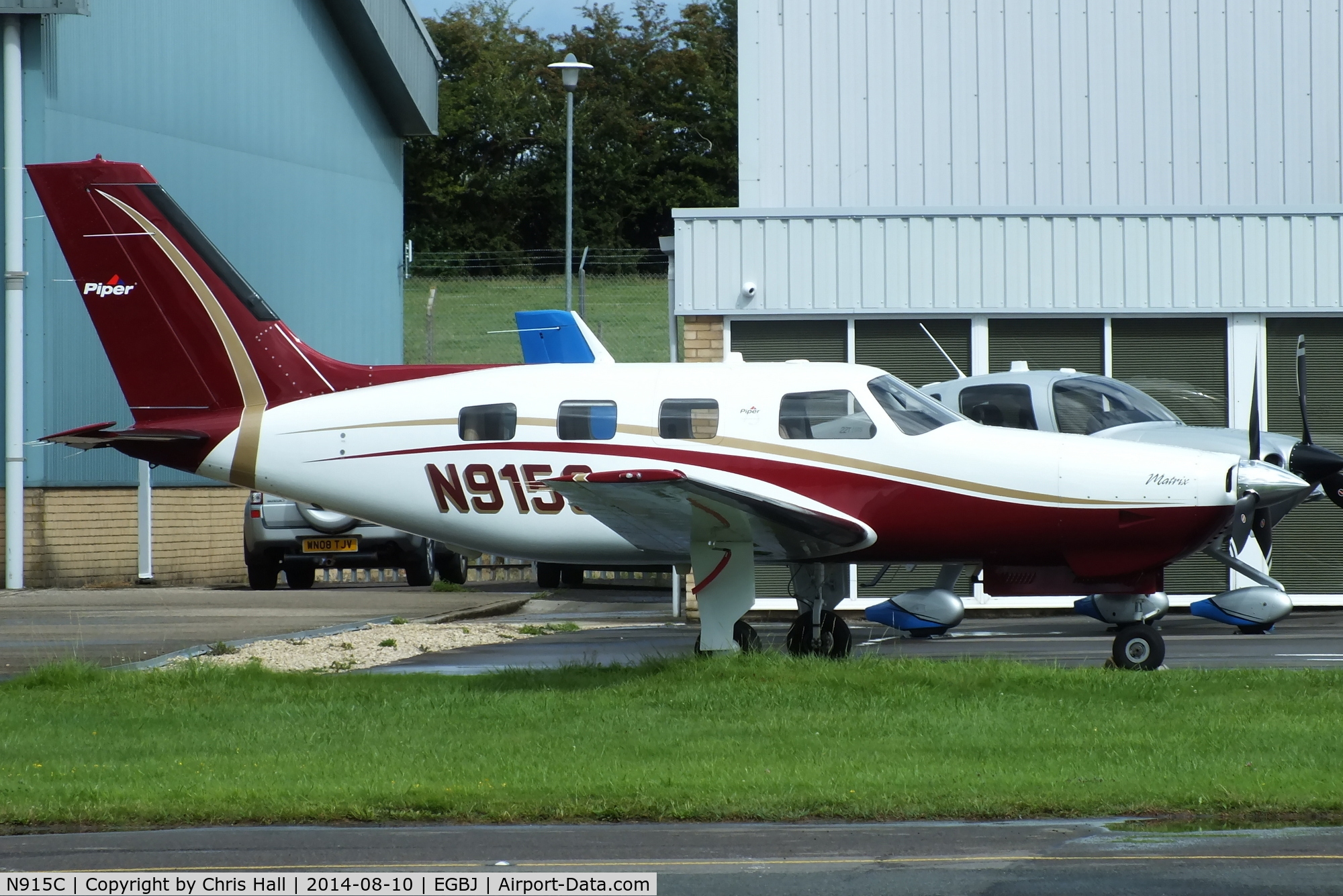 N915C, 2014 Piper PA-46R-350T Malibu Matrix Malibu Matrix C/N 4692182, parked at Staverton