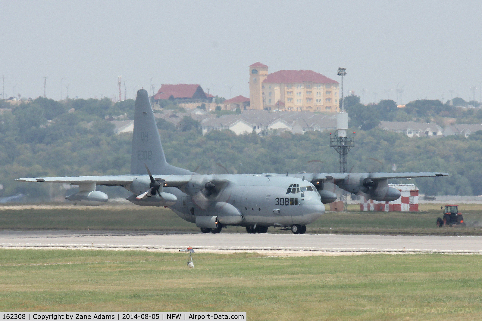 162308, 1982 Lockheed KC-130T Hercules C/N 382-4972, Engine out landing at NAS Fort Worth