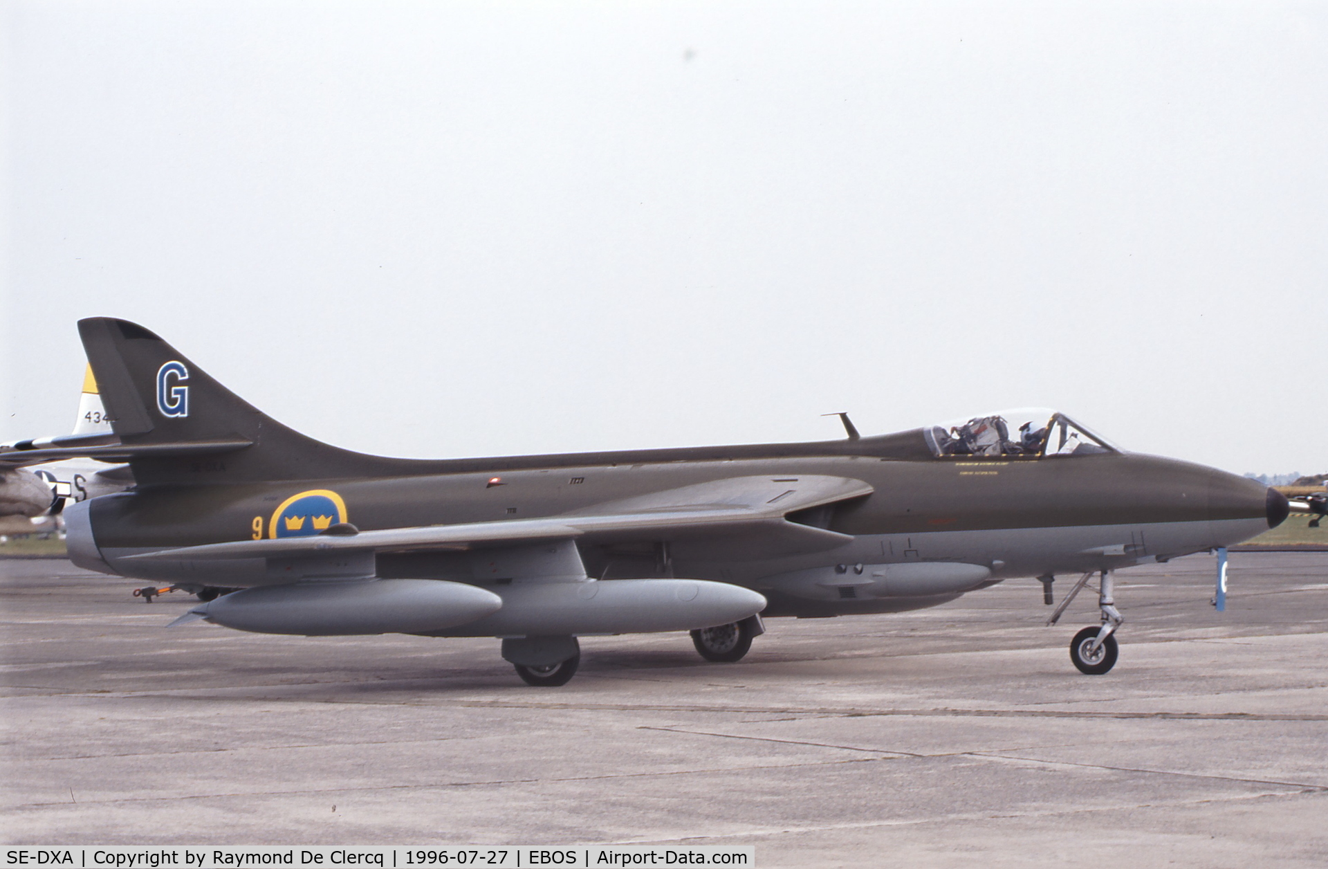 SE-DXA, Hawker Hunter F.58 C/N 41H-697456, Airshow Ostend, 27-7-1996.