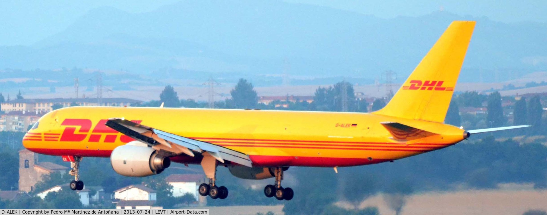 D-ALEK, 1986 Boeing 757-236/SF C/N 23533, Aeropuero Foronda-Vitoria-Gasteiz