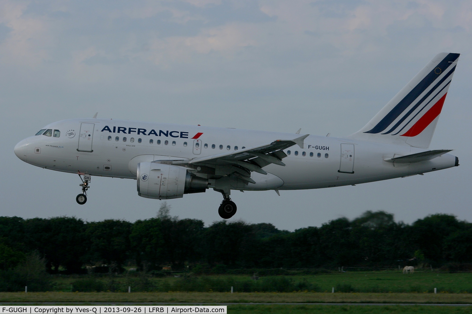 F-GUGH, 2004 Airbus A318-111 C/N 2344, Airbus A318-111, On final rwy 25L, Brest-Bretagne airport (LFRB-BES)