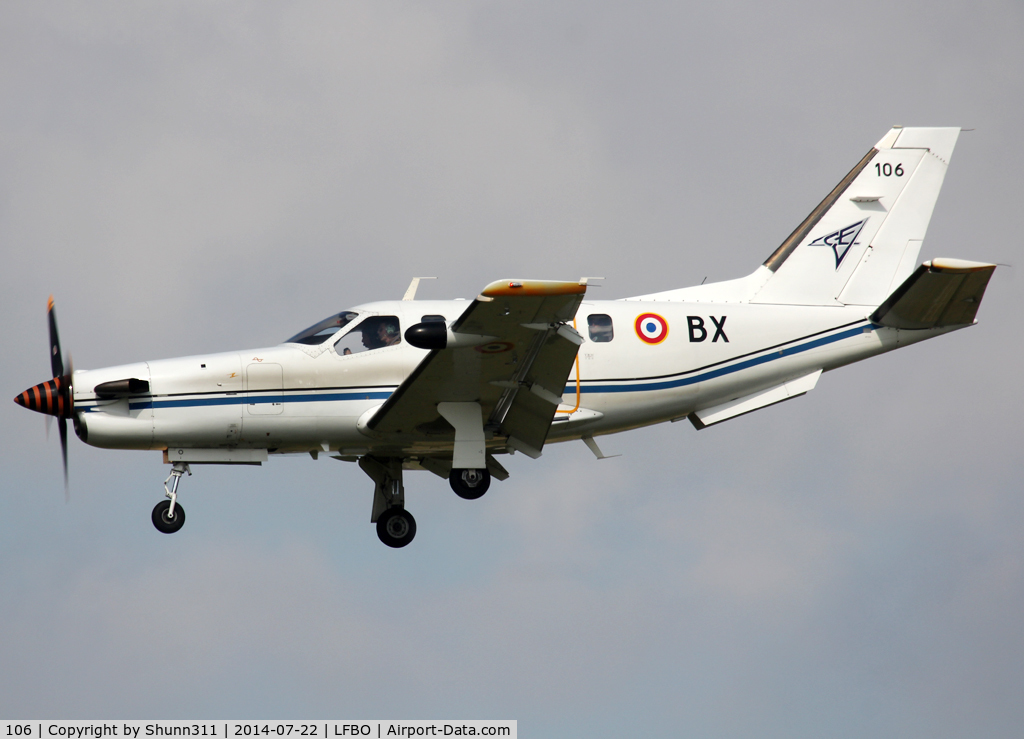 106, Socata TBM-700A C/N 106, Landing rwy 32L with new code : 'BX'
