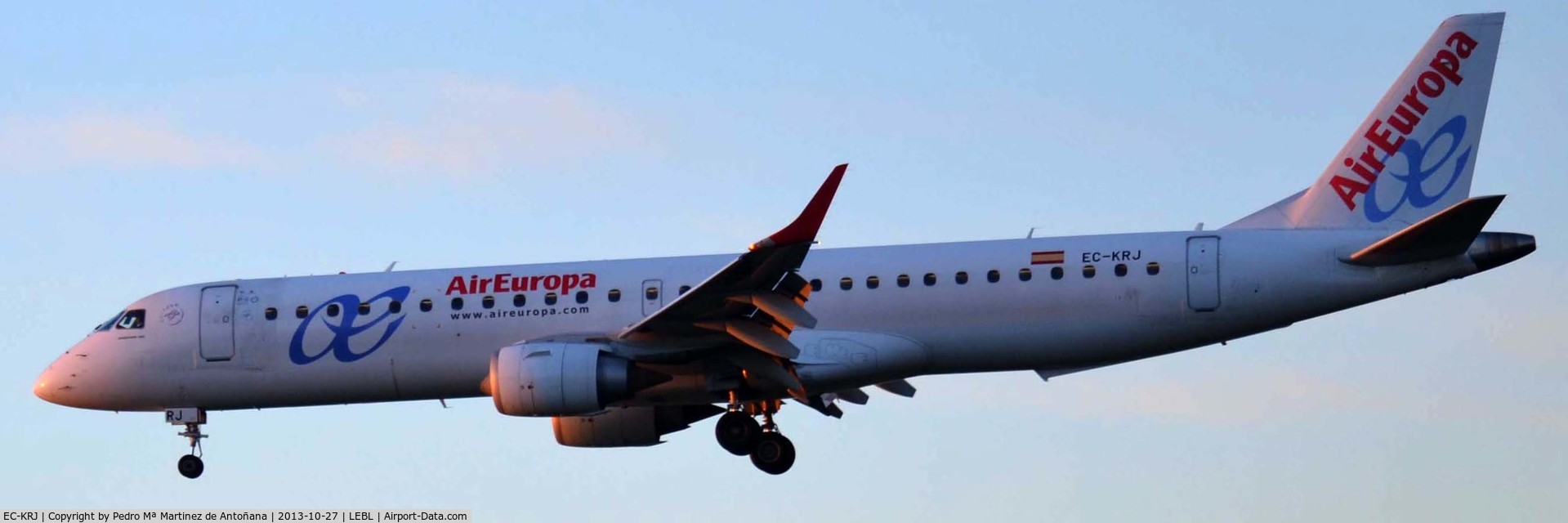 EC-KRJ, 2008 Embraer 195LR (ERJ-190-200LR) C/N 19000196, Aeropuerto El Prat Barcelona