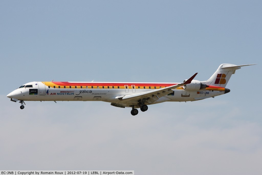 EC-JNB, 2005 Bombardier CRJ-900 (CL-600-2D24) C/N 15057, Landing
