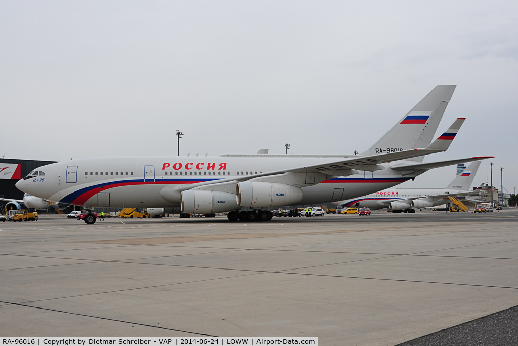 RA-96016, 2004 Ilyushin Il-96-300 C/N 74393202010, Iljuschin 96 Rossija