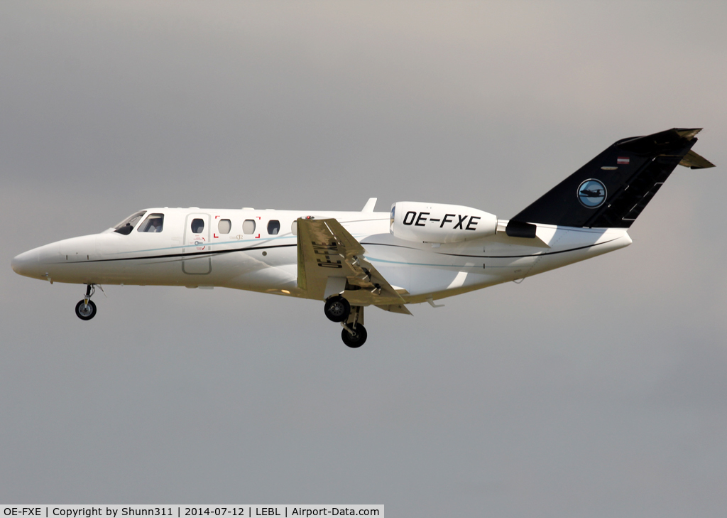 OE-FXE, 2001 Cessna 525A CitationJet CJ2 C/N 525A-0017, Landing rwy 25R