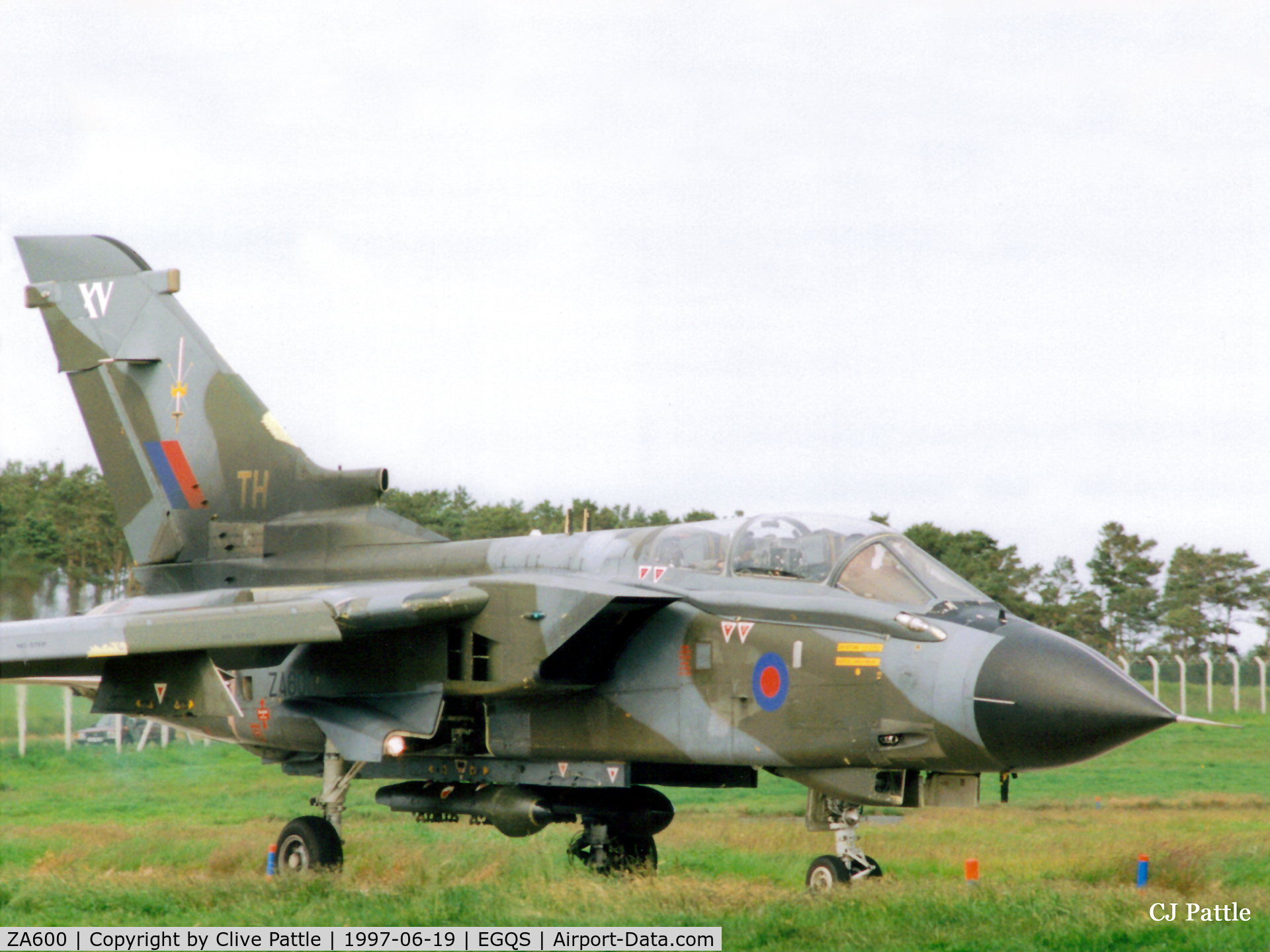 ZA600, 1982 Panavia Tornado GR.1 C/N 122/BS039/2123, Scanned from print. ZA600 coded TH of 15 R Sqn taxies for take-off at RAF Lossiemouth, June 1997