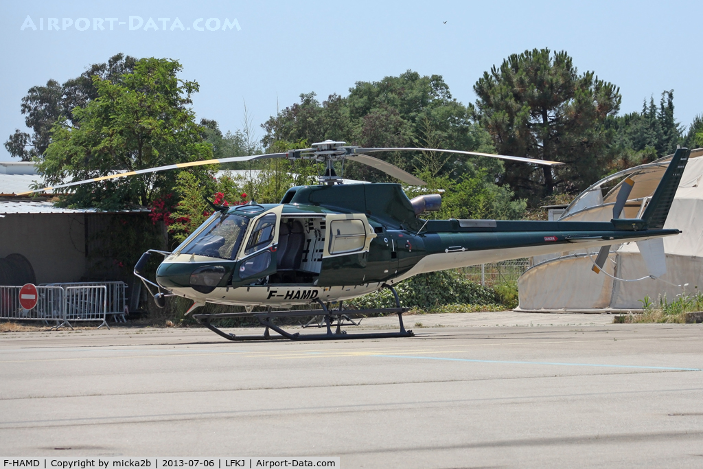 F-HAMD, Eurocopter AS-350B-3 Ecureuil Ecureuil C/N 4955, Parked