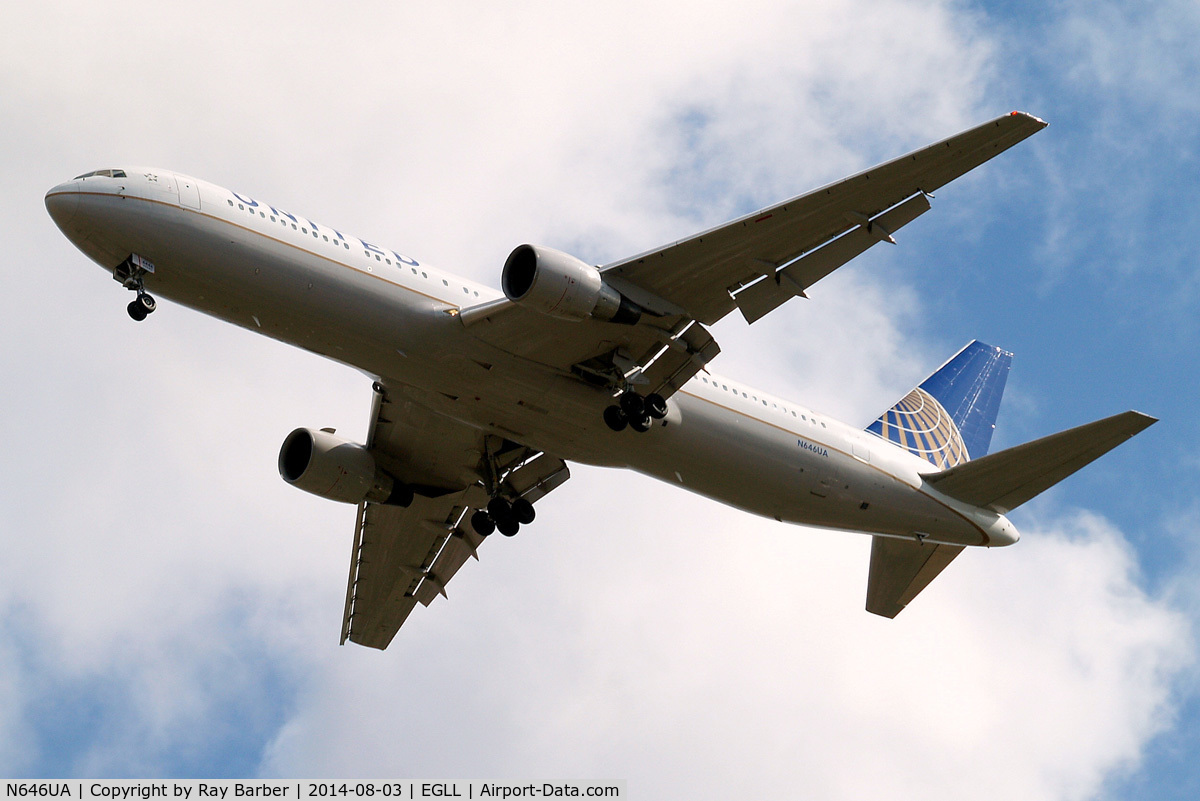 N646UA, 1992 Boeing 767-322/ER C/N 25283, Boeing 767-322ER [25283] (United Airlines) Home~G 03/08/2014. On approach 27R.