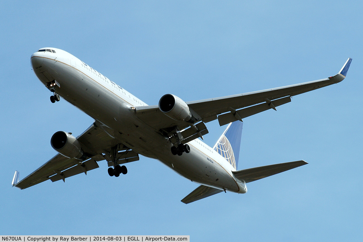 N670UA, 1999 Boeing 767-322 C/N 29240, Boeing 767-322ER [29240] (United Airlines) Home~G 03/08/2014. On approach 27R