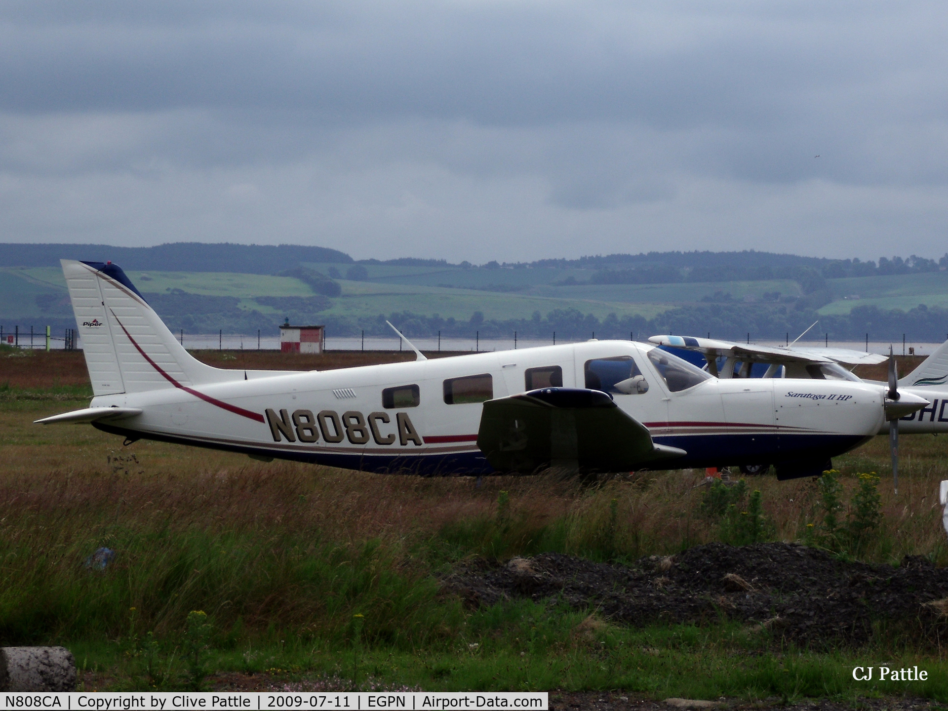 N808CA, 2006 Piper PA-32R-301 Saratoga C/N 3246240, Out to grass at Dundee Riverside