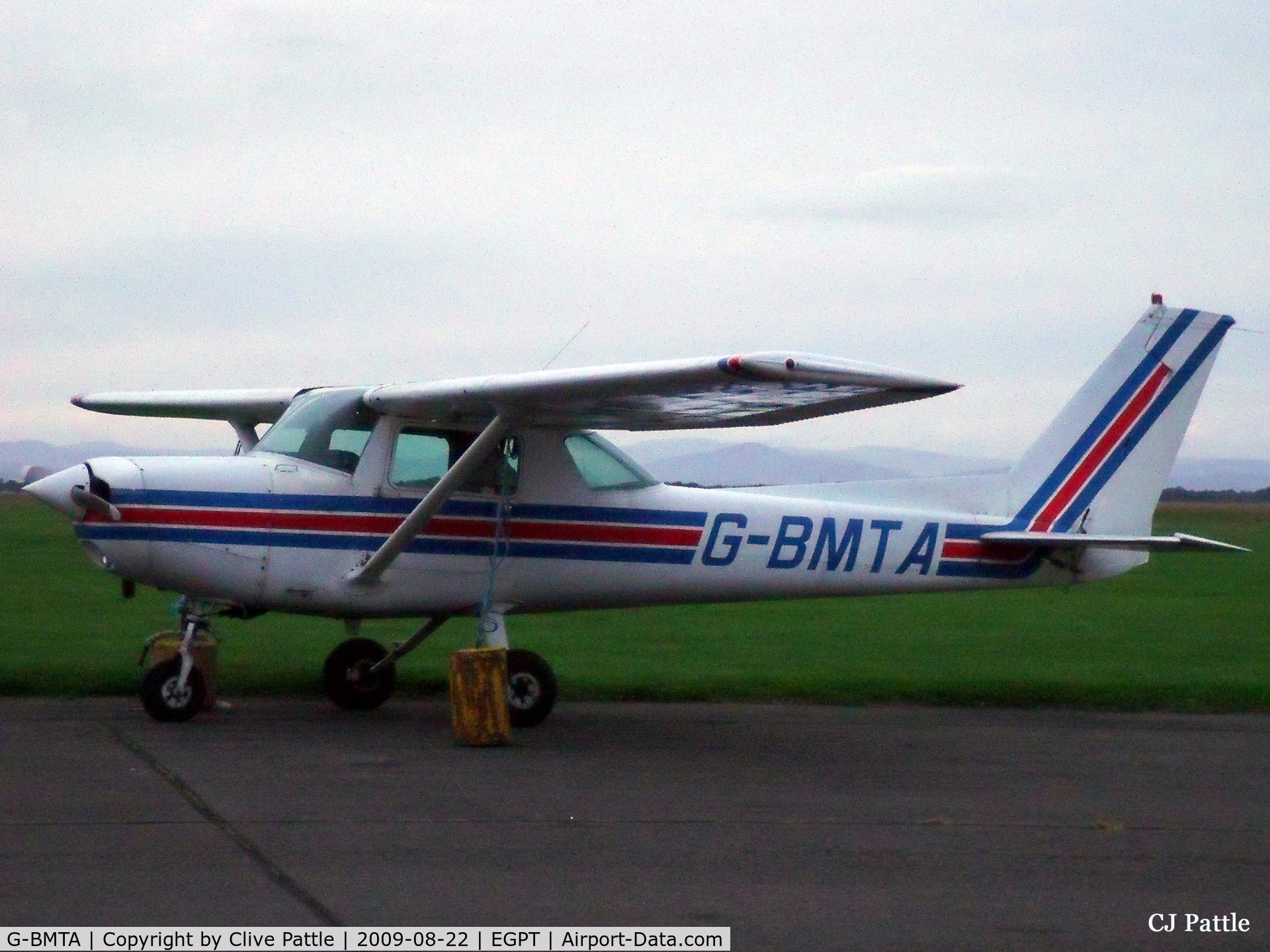 G-BMTA, 1979 Cessna 152 C/N 152-82864, Parked up at Perth EGPT