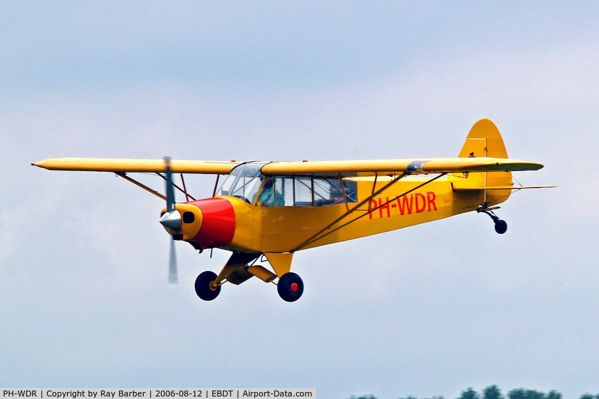 PH-WDR, 1954 Piper L-21B Super Cub (PA-18-135) C/N 18-3852, Piper PA-18-135 Super Cub [18-3852] Schaffen-Diest~OO 12/08/2006