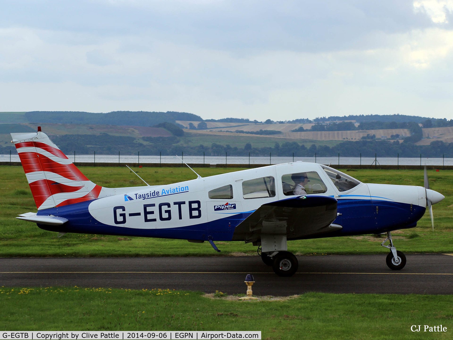 G-EGTB, 1978 Piper PA-28-161 Cherokee Warrior II C/N 28-7816074, Taxy for take-off at Dundee Riverside.