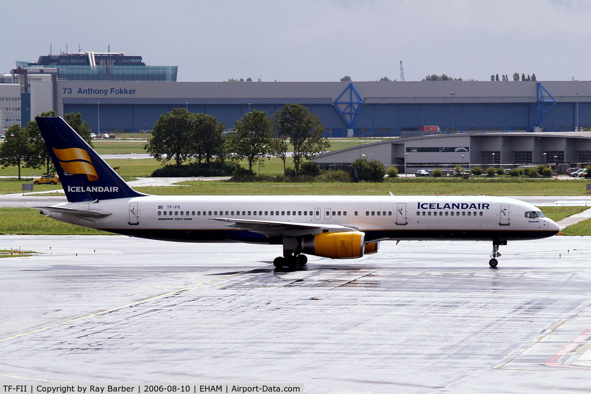 TF-FII, 1990 Boeing 757-208 C/N 24760, Boeing 757-208 [24760] (Icelandair) Amsterdam-Schiphol~PH 10/08/2006