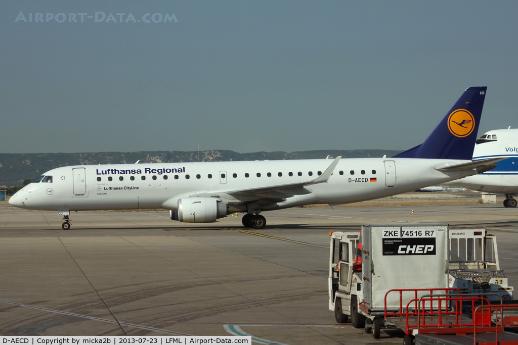 D-AECD, 2010 Embraer 190LR (ERJ-190-100LR) C/N 19000337, Taxiing