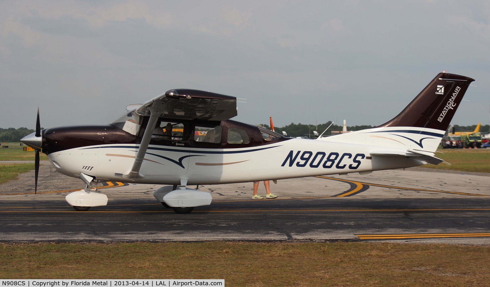 N908CS, 2013 Cessna T206H Turbo Stationair C/N 20609088, Cessna T206H