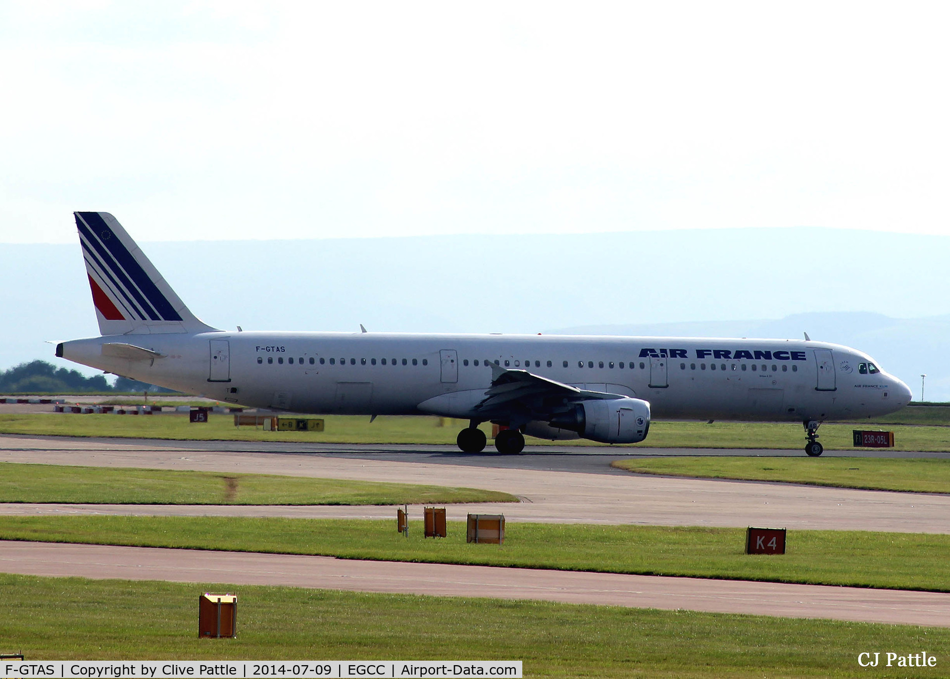 F-GTAS, 2008 Airbus A321-212 C/N 3419, EGCC action