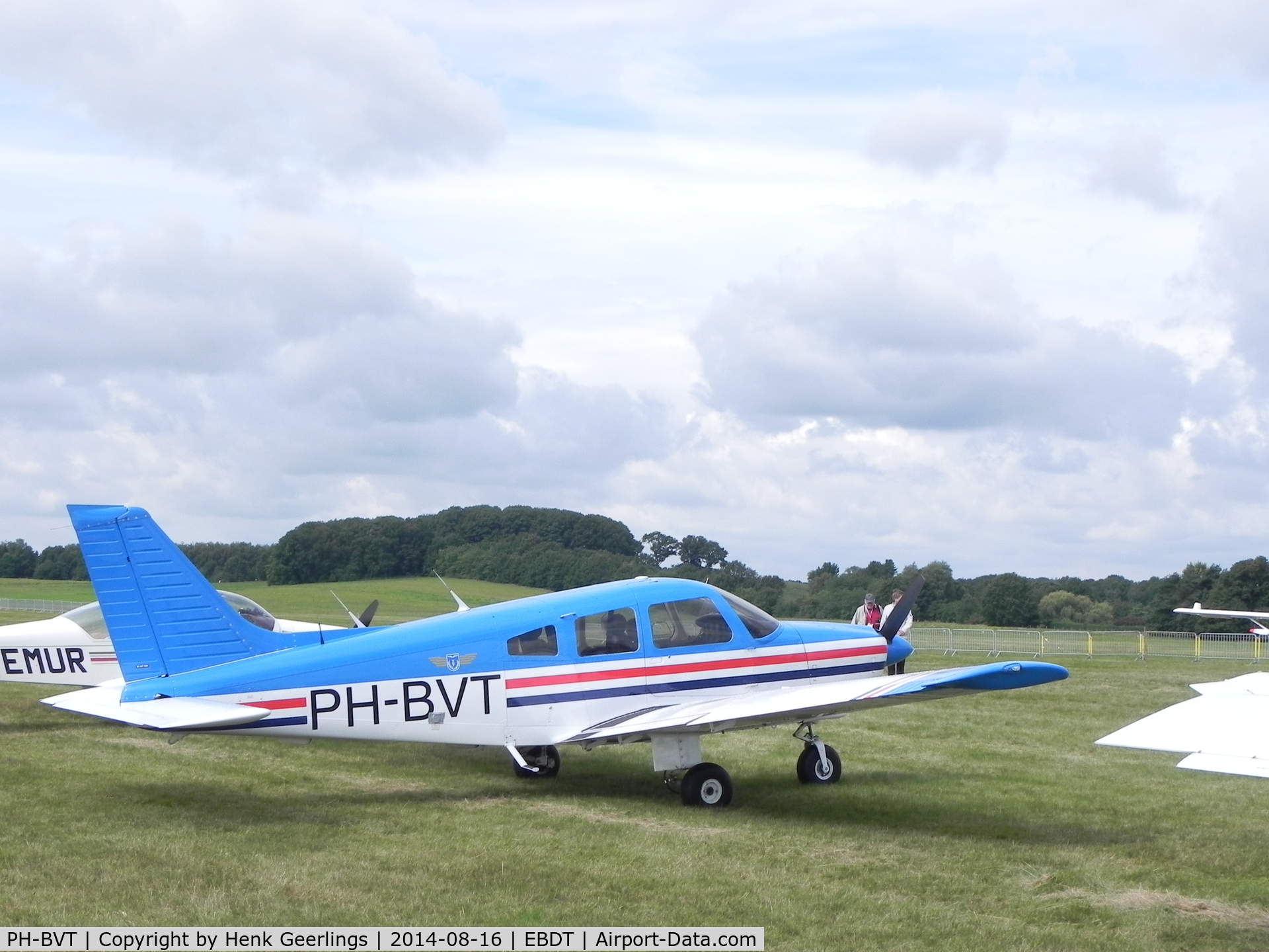 PH-BVT, Piper PA-28-181 Cherokee Archer II C/N 2890086, Schaffen Diest Oldtimer Fly In, Belgium