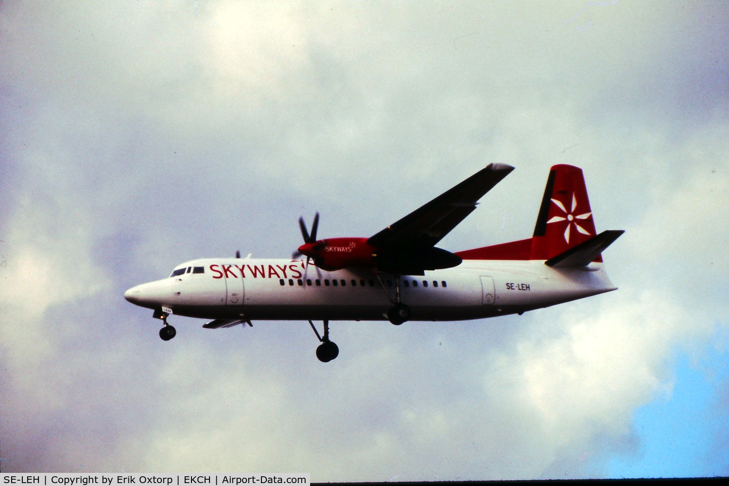 SE-LEH, 1987 Fokker 50 C/N 20108, SE-LEH in CPH 2011-09