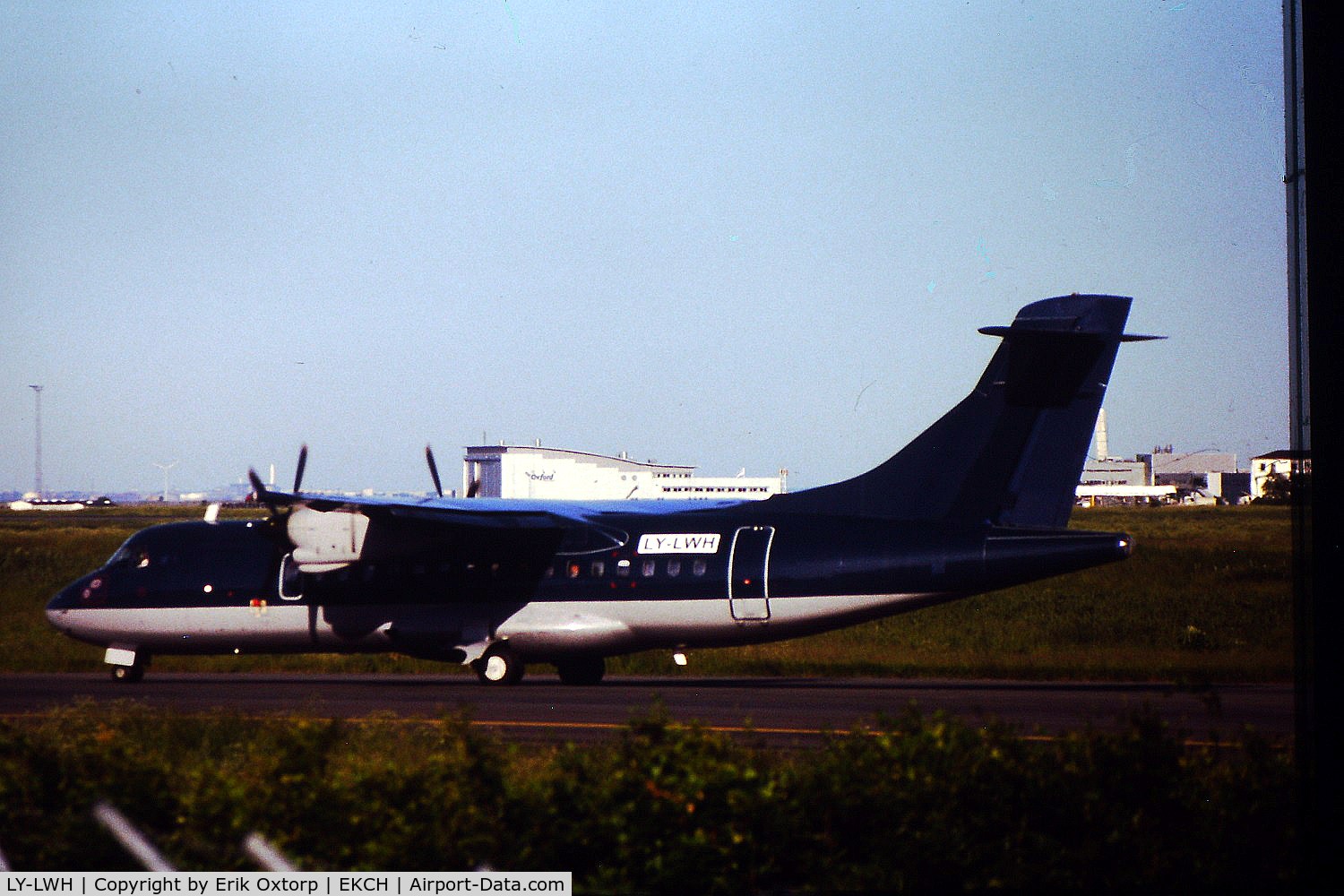 LY-LWH, 1989 ATR 42-300 C/N 148, LY-LWH in CPH 2008-06