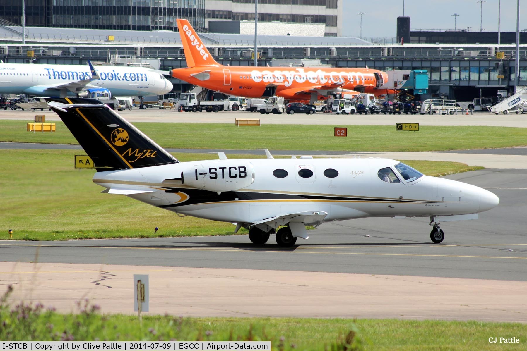 I-STCB, 2010 Cessna 510 Citation Mustang Citation Mustang C/N 510-0330, Manchester taxi for departure