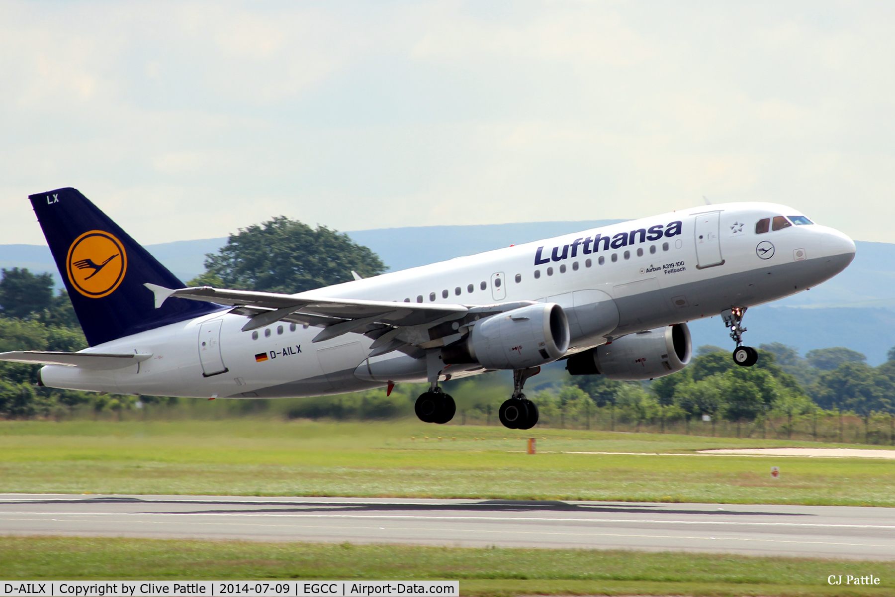 D-AILX, 1998 Airbus A319-114 C/N 860, Lift off at EGCC