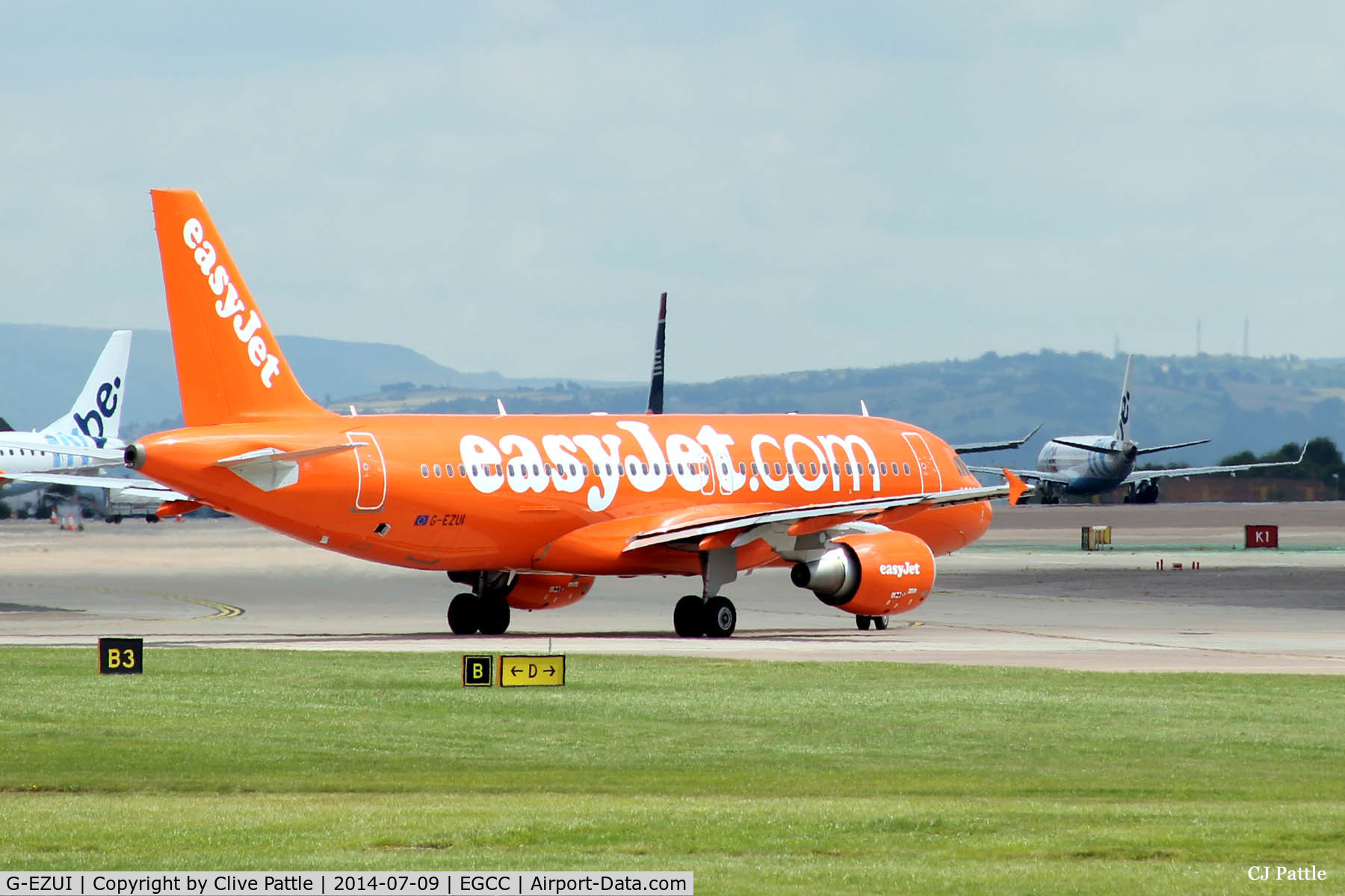 G-EZUI, 2011 Airbus A320-214 C/N 4721, Departure from the gates