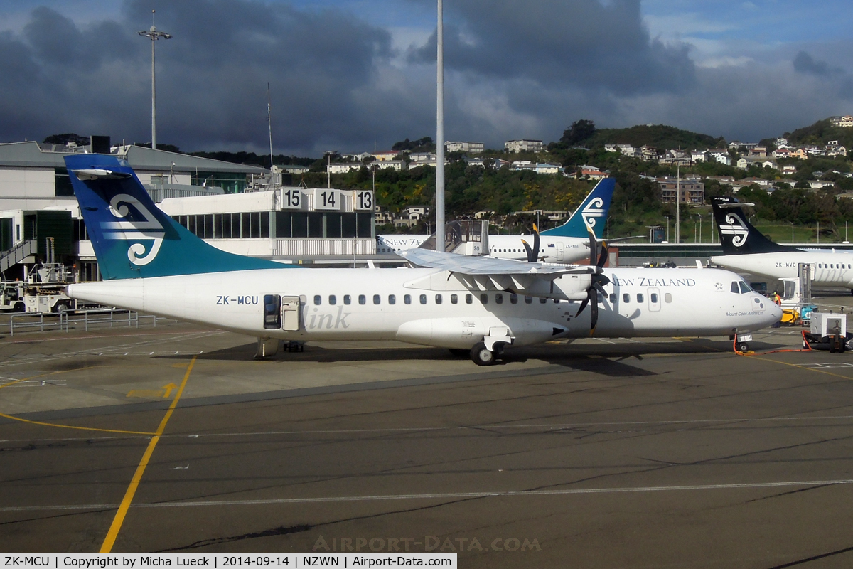 ZK-MCU, 2000 ATR 72-212A C/N 632, At Wellington