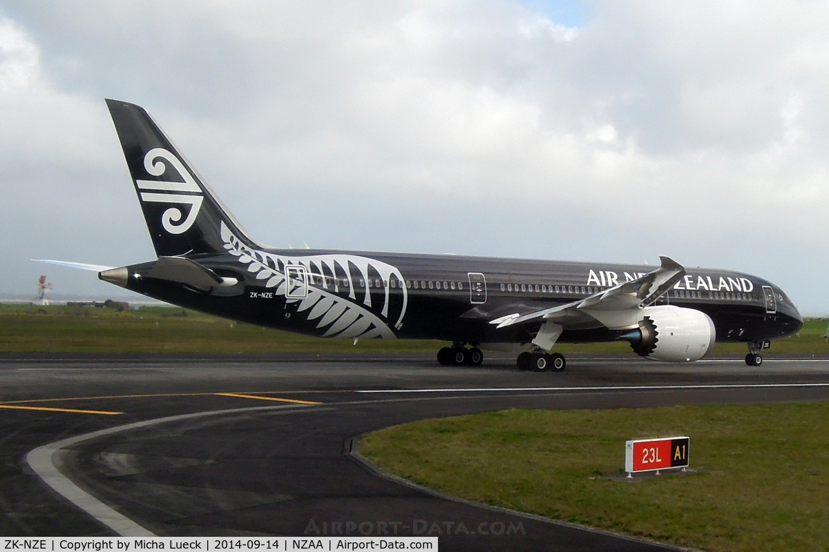 ZK-NZE, 2014 Boeing 787-9 Dreamliner C/N 34334, At Auckland