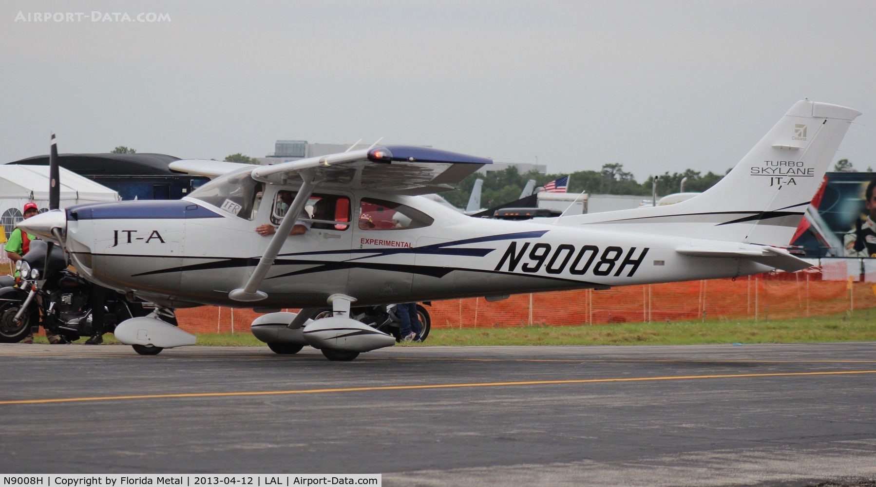 N9008H, Cessna 182T Skylane C/N 18282227, Cessna 182T