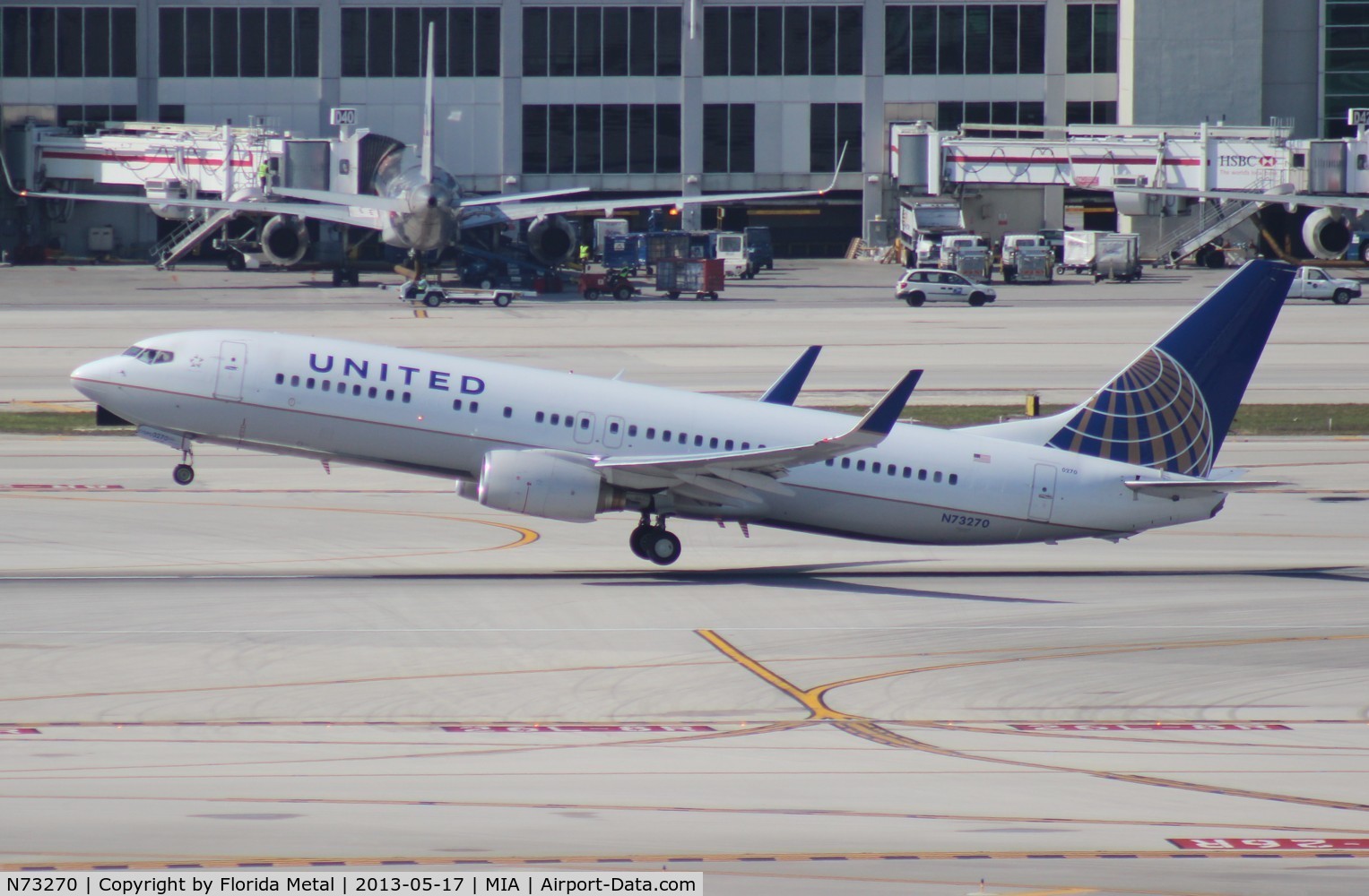 N73270, 2001 Boeing 737-824 C/N 31632, United 737-800