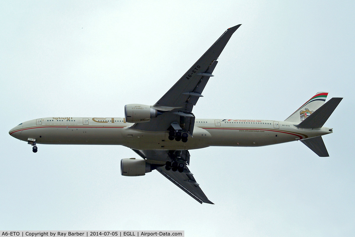 A6-ETO, 2013 Boeing 777-3FX/ER C/N 39690, Boeing 777-3FXER [39690] (Etihad Airways) Home~G 05/07/2014. On approach 27R.