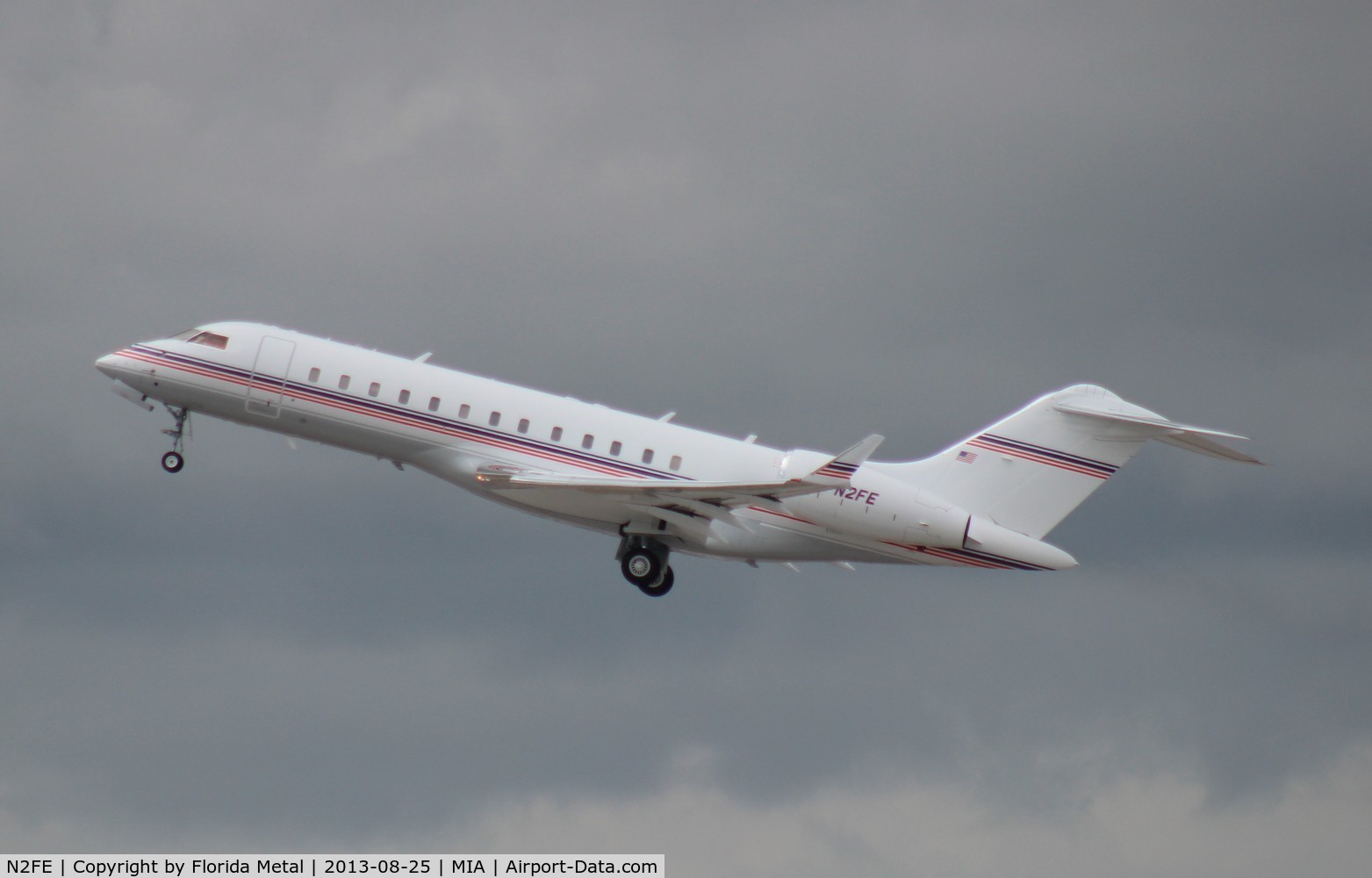 N2FE, 2000 Bombardier BD-700-1A10 Global Express C/N 9070, Fed Ex Leasing Global Express