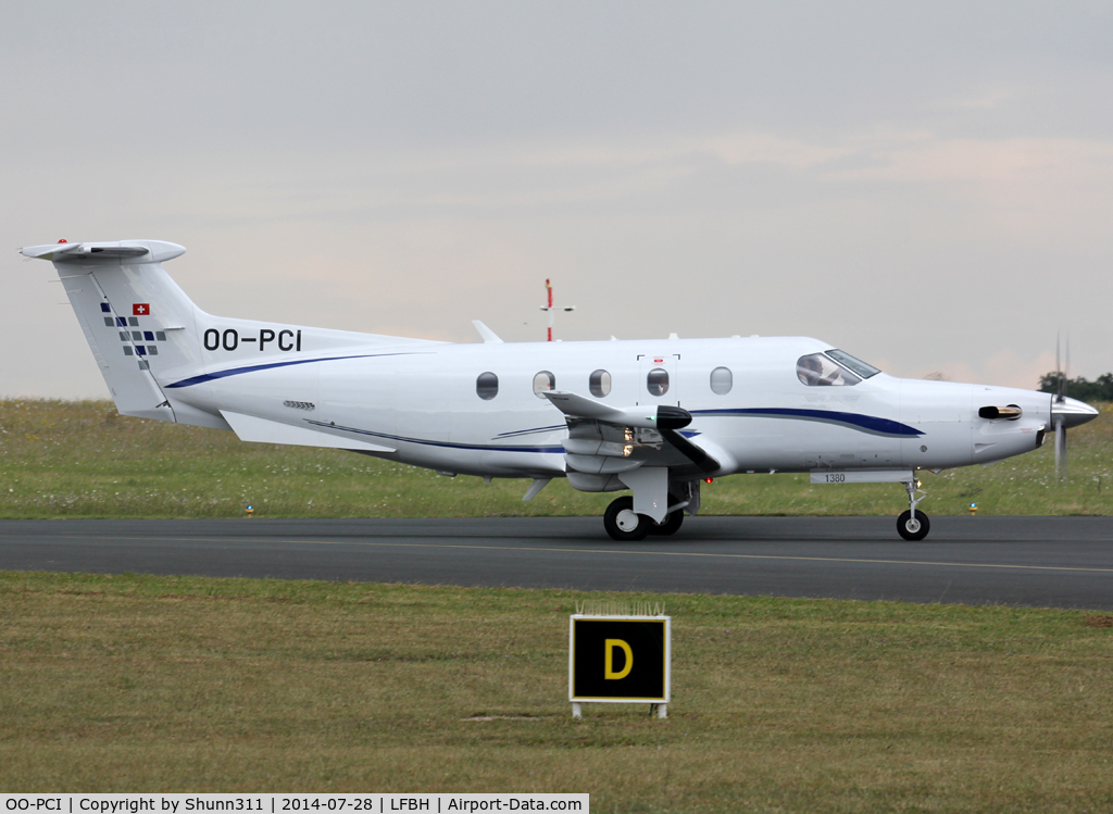 OO-PCI, 2012 Pilatus PC-12/47E C/N 1380, Taxiing to his parking...
