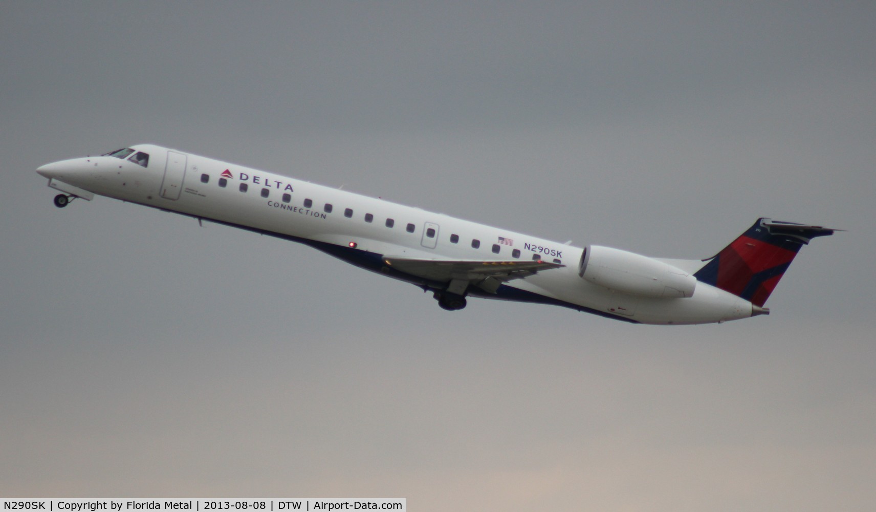 N290SK, 2001 Embraer ERJ-145LR (EMB-145LR) C/N 145474, Delta Connection E145LR