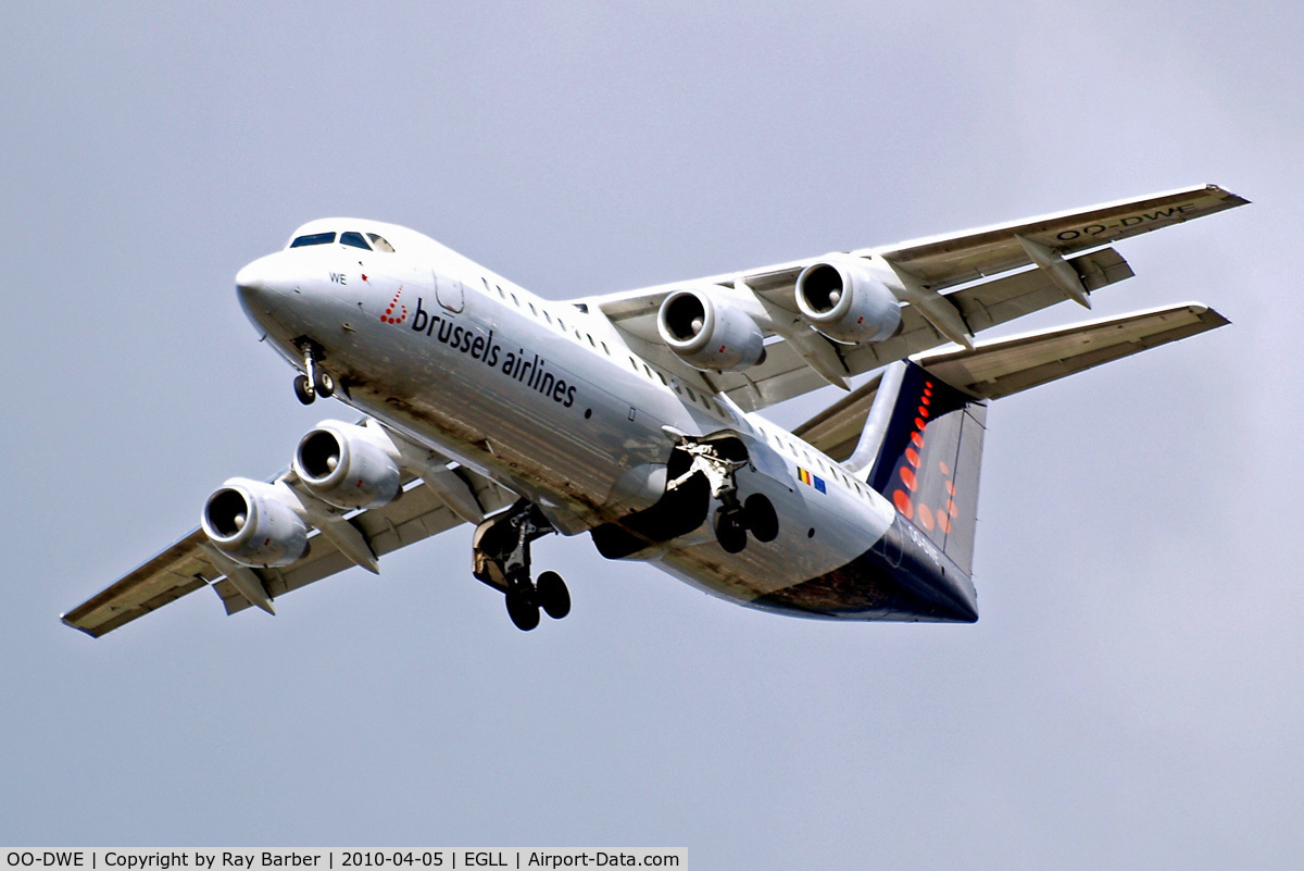 OO-DWE, 1998 British Aerospace Avro 146-RJ100 C/N E3327, BAe 146-RJ100 [E3327] (Brussels Airlines) Home~G 05/04/2010. On approach 27R.