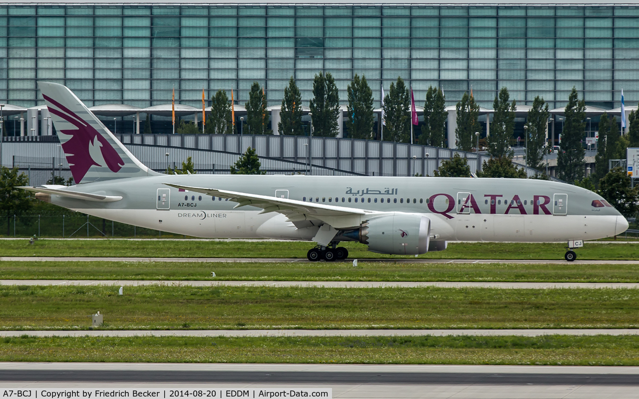 A7-BCJ, 2014 Boeing 787-8 Dreamliner C/N 38328, taxying to the active