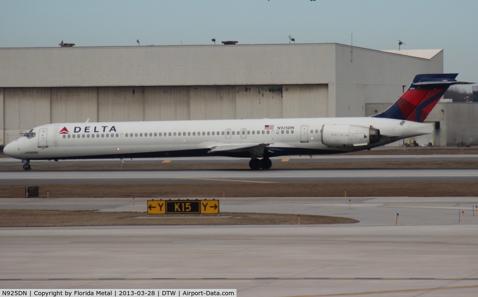 N925DN, 1998 McDonnell Douglas MD-90-30 C/N 53587, Delta MD-90