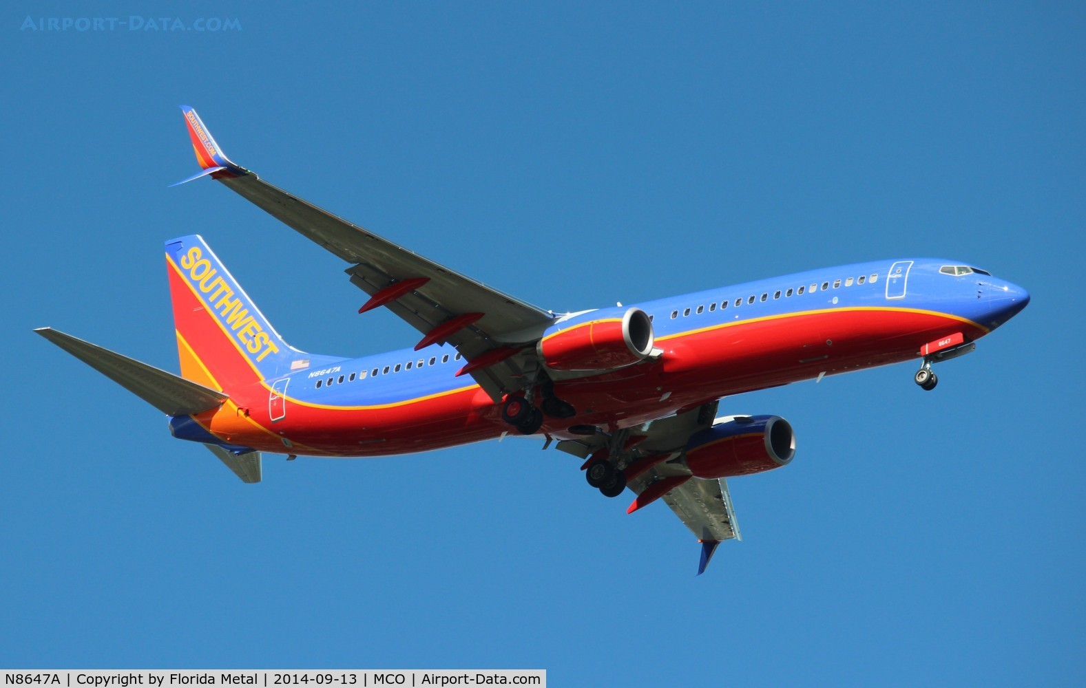 N8647A, 2014 Boeing 737-8H4 C/N 42528, Not even a month old when I took this - new Southwest 737-800 with split scimitar winglets