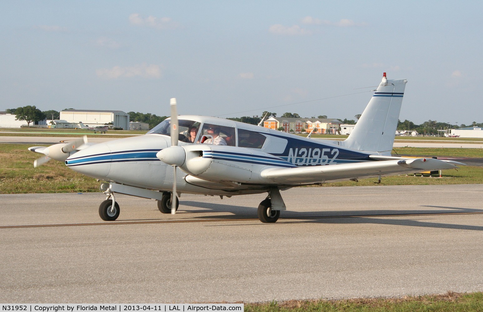 N31952, 1964 Piper PA-30 Twin Comanche C/N 30-193, Piper PA-30