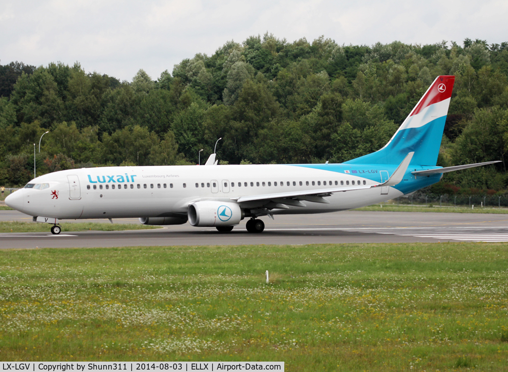 LX-LGV, 2013 Boeing 737-8C9 C/N 41190, Ready for take off rwy 24
