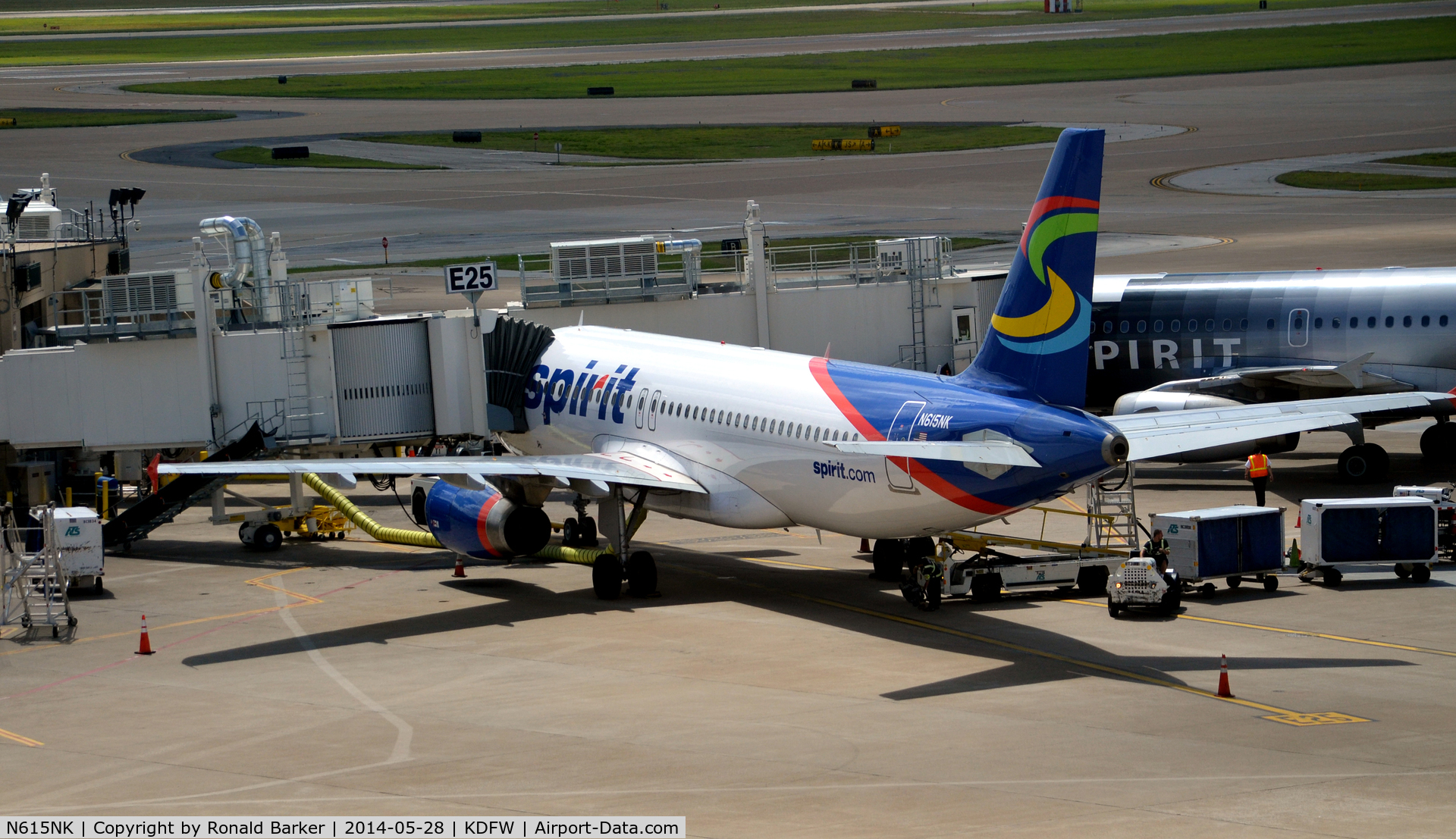 N615NK, 2012 Airbus A320-232 C/N 5159, Gate E25 DFW